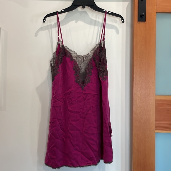 SOLD -3 Natori nightgowns - NWOT - Picture 5 of 13